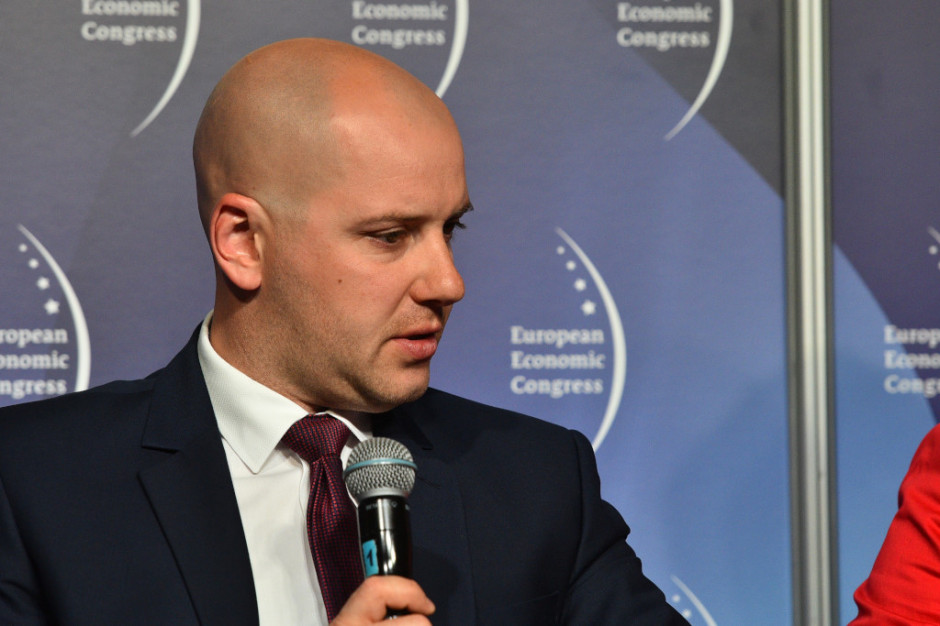 - W tym roku 100 mld zł na zdrowie zostanie przekroczone. To historyczna chwila - mówił na Ekonomicznym Kongresie Gospodarczym wiceminister zdrowia Sławomir Gadomski. Fot. PTWP Medycyna i gospodarka: to historyczna chwila, ale nie wystarczą jedynie pieniądze