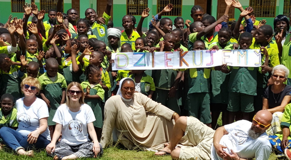 Wolontariusze z Poznania pomogli głuchoniemym dzieciom w Kamerunie