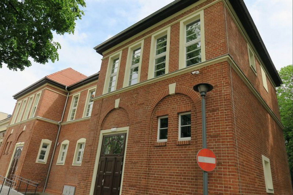 Jeden ze zrewitalizowanych obiektów poszpitalnego kompleksu w Rybniku; FOT. FOT. L. Tyl/www.rybnik.eu Rybnik: zrewitalizowano pierwszy budynek dawnego kompleksu szpitalnego