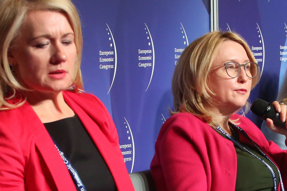 Na zdj.: Małgorzata Gałązka-Sobotka - dyrektor Instytutu Zarządzania w Ochronie Zdrowia Uczelni Łazarskiego, zastępca przewodniczącego Rady Narodowego Funduszu Zdrowia; Agnieszka Pachciarz - dyrektor Wielkopolskiego Oddziału Wojewódzkiego Narodowego Funduszu Zdrowia. Fot. PTWP Eksperci: skutki konkurencji o kadry stają się bardzo dotkliwe dla płatnika