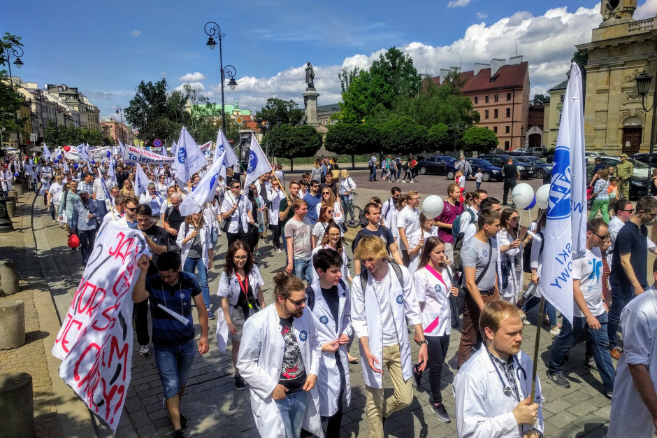 Na zdjęciu: protest lekarzy Fot. Archiwum Zaostrzenie kar za błędy medyczne: lekarze rozważają różne formy protestu
