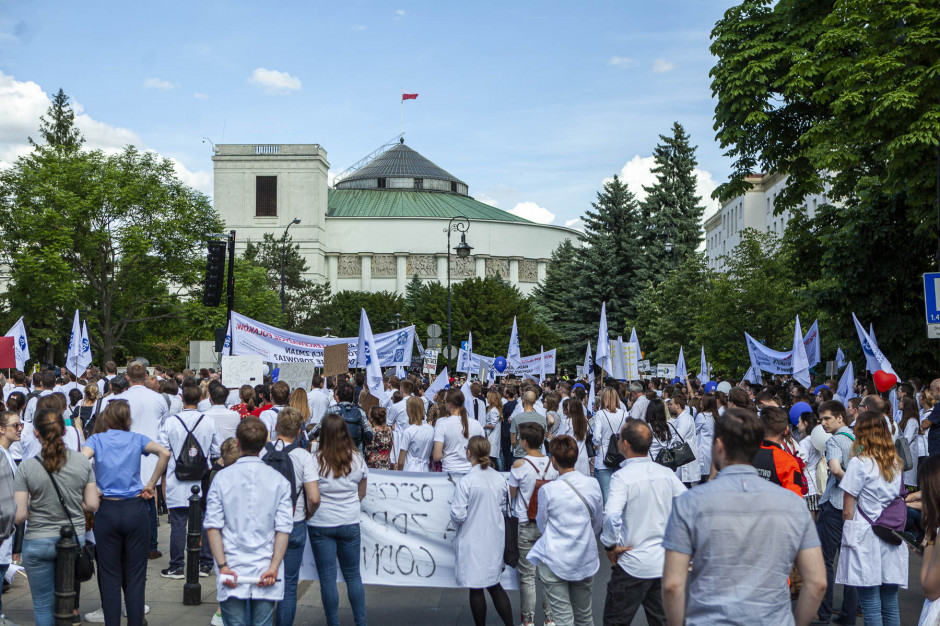 Fot. archiwum (zdjęcie ilustracyjne) Wyjdą na ulice manifestując przeciw zaniedbaniom polityków w ochronie zdrowia