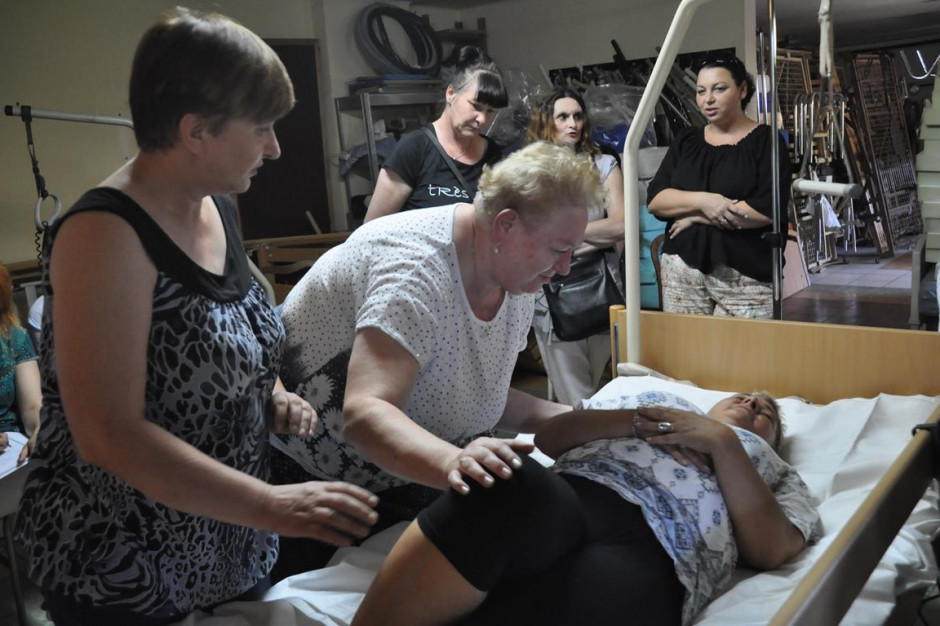 Szkolenie dla opiekunów osób niesamodzielnych w Hospicjum św. Ojca Pio w Pszczynie; FOT. Materiały prasowe Pszczyna: projekt unijny - tak też można zdobyć pieniądze dla hospicjum