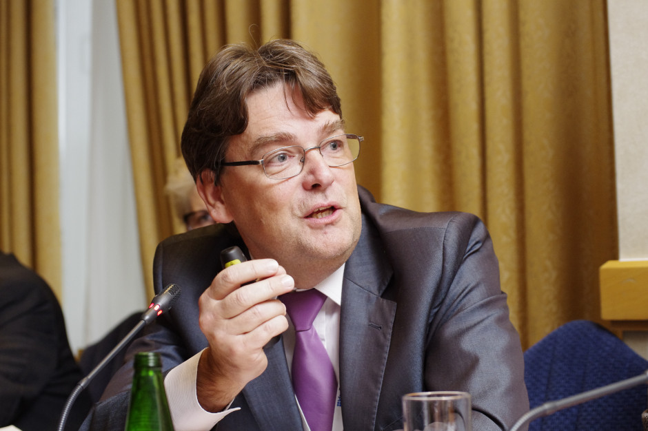 - Do szkół idą tysiące dzieci nieszczepionych, a to "rodzi realne zagrożenie powstawania ognisk zakaźnych i my to obserwujemy - alarmuje prof. Leszek Szenborn. Fot. Piotr Waniorek/PTWP Prof. Szenborn: odmowy szczepień to efekt ''zapomnianych korzyści i wyolbrzymionego ryzyka''