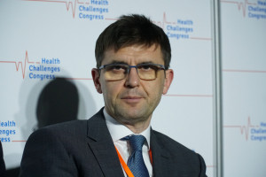 Prof. Kuchar: sposób prowadzenia szczepień w Polsce to relikt dawnych czasów