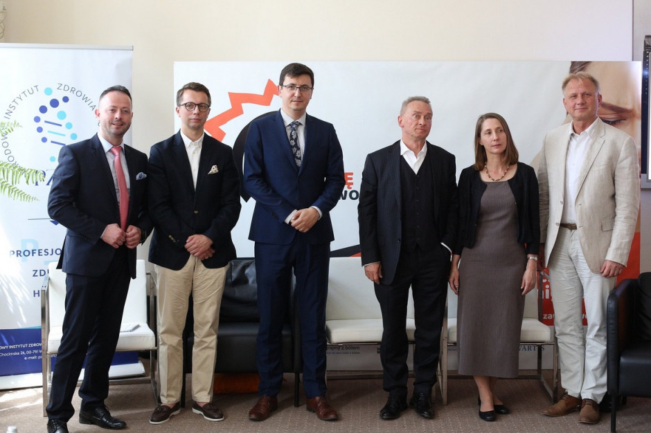 Podczas inauguracji kampanii "Razem pokonajmy migrenę… zawodowo"; FOT. Materiały prasowe 21 czerwca - Światowy Dzień Solidarności z Chorymi na Migrenę