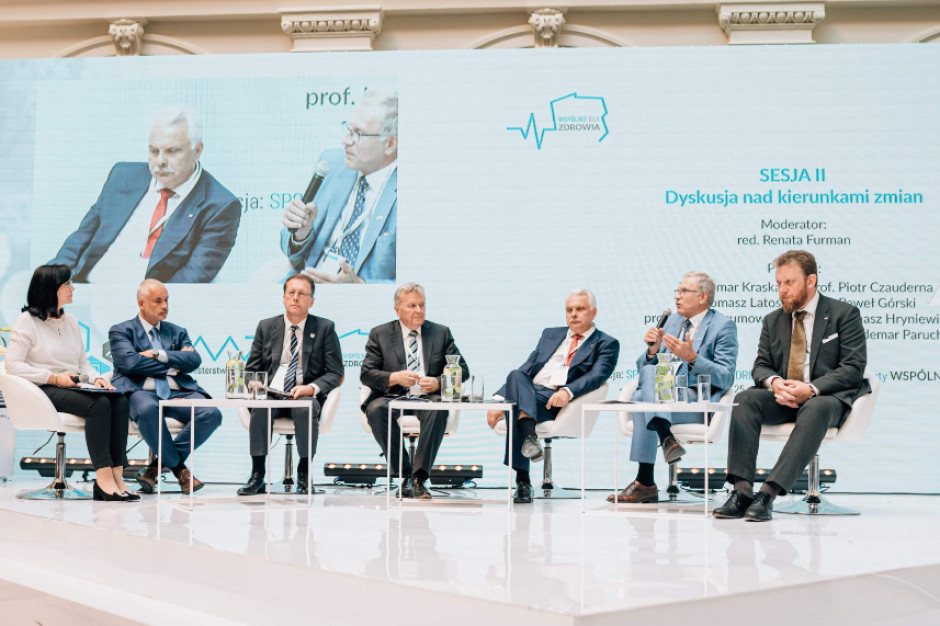 - To była ciężka, 15-miesięczna praca rady społecznej. Może ten czas dałoby się skrócić, gdyby członkowie rady nie byli społecznikami. Wszyscy uczestnicy wykonywali tę pracę obok swojej pracy zawodowej - podkreślał prof. Paweł Górski. Fot. MZ/Twitter Podsumowanie debat "Wspólnie dla Zdrowia". Są rekomendacje, ale czy wejdą w życie?