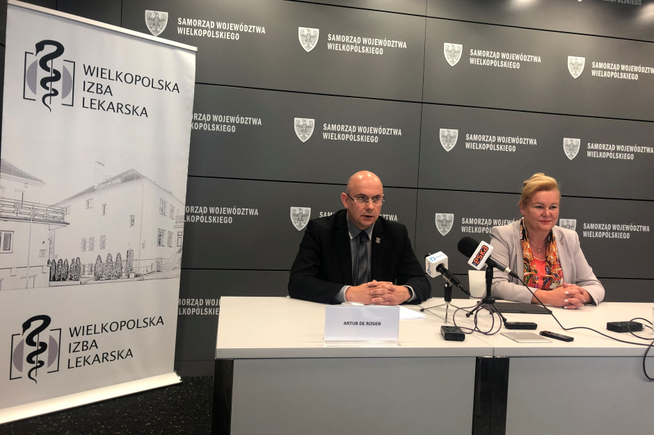 Na zdjęciu: Artur de Rosier i Marzena Wodzińska podczas konferencji prasowej. Fot. materiały prasowe Wielkopolskie: po raz kolejny będą wyróżniać "lekarzy z sercem"
