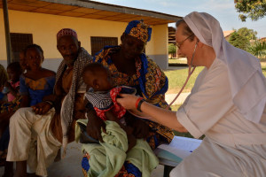 Fundacja Redemptoris Missio wysyła opatrunki i leki do RŚA i Kamerunu