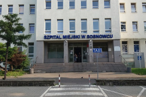 Sosnowiec: zarządca zamknął szpitalny parking, zabrał też kostkę brukową