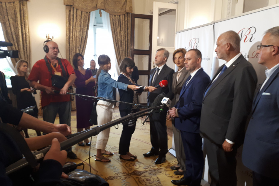 Na zdj. członkowie Narodowej Rady Rozwoju przy Prezydencie RP oraz minister Paweł Mucha z Kancelarii Prezydenta RP. Fot. Daniel Kuropaś Kancelaria Prezydenta RP: projekt ustawy ws. sieci Centrów Zdrowia 75+ na początku 2020 r.