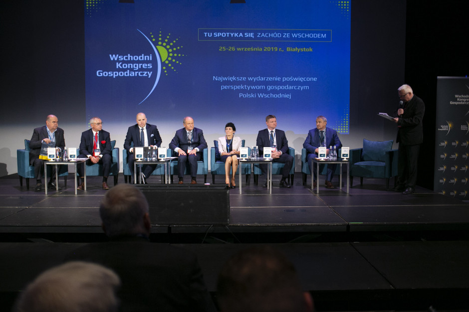 Marek Malinowski, członek Zarządu Województwa Podlaskiego podczas sesji zaznaczył, że zwrócił uwagę, że sytuacja szpitali pogorszyła się pomimo przeznaczania przez płatnika dużych środków na ich finansowanie. Fot. PTWP/Paweł Pawłowski Dyrektorzy: ten rok jest trudny dla szpitali. Wiceminister: trzeba było zadbać o kadry