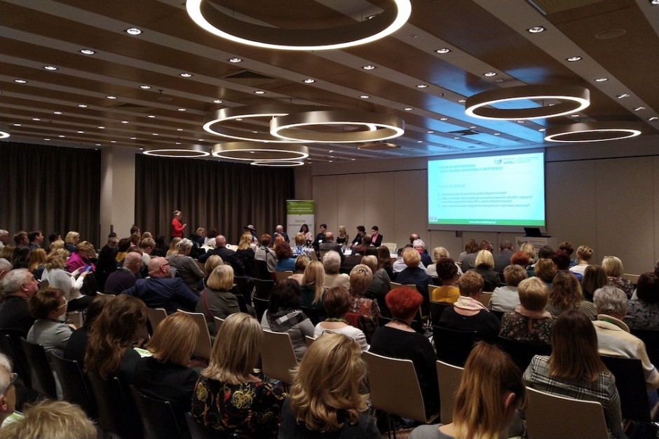 Podczas konferencji pt. "Opieka długoterminowa w Polsce dzisiaj i jutro" Warszawa: początek szerokiej debaty o systemie opieki długoterminowej