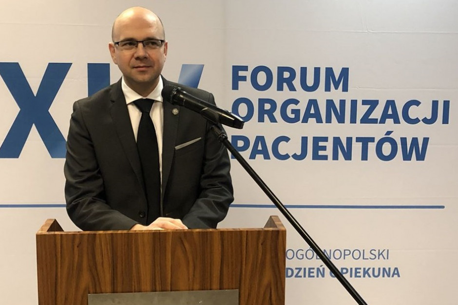- Moim zadaniem jest m.in. to, by wzmacniać głos organizacji pacjentów, bo jeżeli mówimy o sprawnym systemie opieki zdrowia, to głos pacjentów jest najważniejszy - mówił Bartłomiej Chmielowiec. Fot. Rzecznik Praw Pacjenta RPP i NFZ o organizacjach pacjentów: są lustrem potrzeb, ich opinia jest ważna dla płatnika