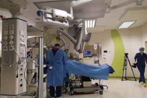 Pierwsze w Polsce wszczepienia implantu wykorzystującego kostne przewodnictwo dźwięku