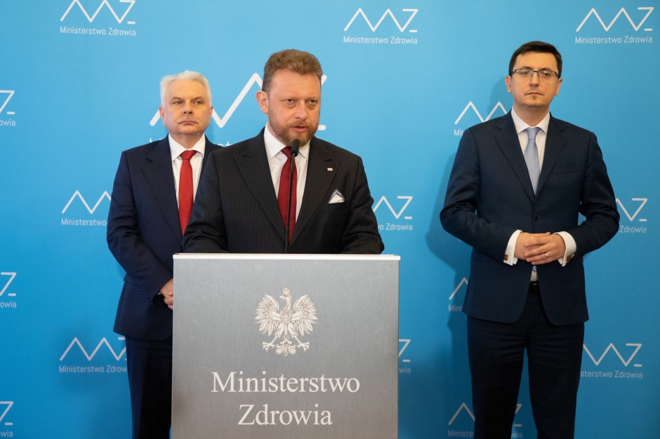 Minister Szumowski: - Minister środowiska Michał Woś czuje się dobrze, zostały wdrożone wszystkie procedury, wiemy z kim się ostatnio kontaktował. Fot. MZ/Fb Minister Szumowski po wykryciu koronawirusa u ministra Wosia: ja nie miałem z nim kontaktu