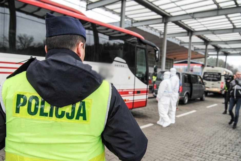 Policja dopilnowała, by pacjentka trafiła do specjalistycznej placówki Fot. Archiwum Śląskie: policja odnalazła kobietę z podejrzeniem COVID-19. Planowała wizytę w SOR