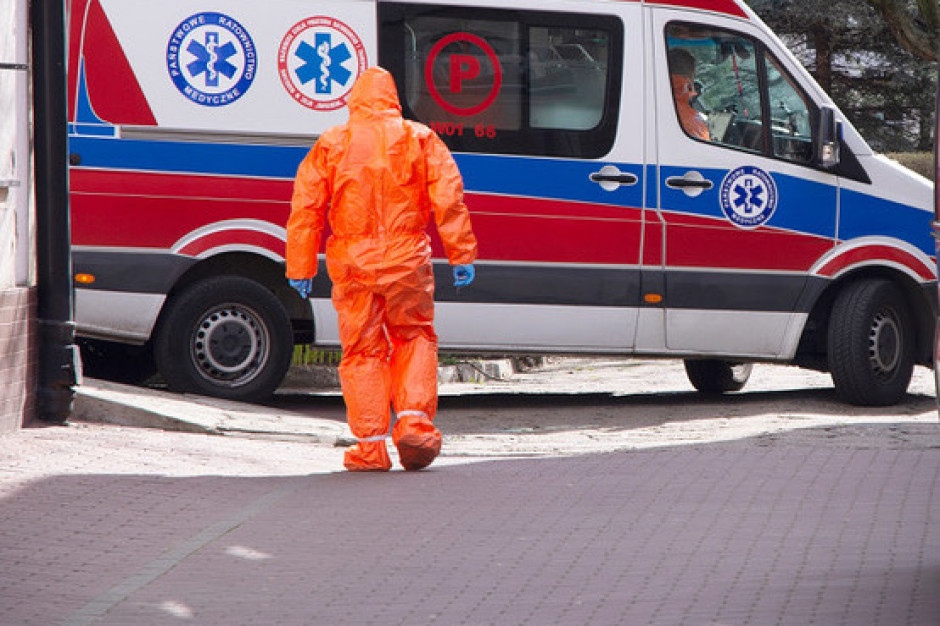 Lekarze pogotowia są narażeni na zakażenie koronawirusem; FOT. Shutterstock (zdjęcie ilustracyjne) Dolnośląskie: lekarz z wałbrzyskiego pogotowia jednak nie został zarażony koronawirusem