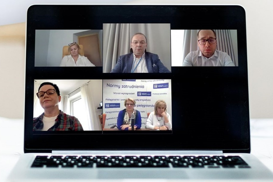 W związku z zagrożeniem zakażenia koronawirusem przedstawiciele samorządów zawodów medycznych spotkali się 18 marca w formule on-line. Fot. Krajowa Izba Fizjoterapeutów Apel do lekarzy w czasie epidemii: nie przepisujcie leków na zapas, ograniczcie badania...