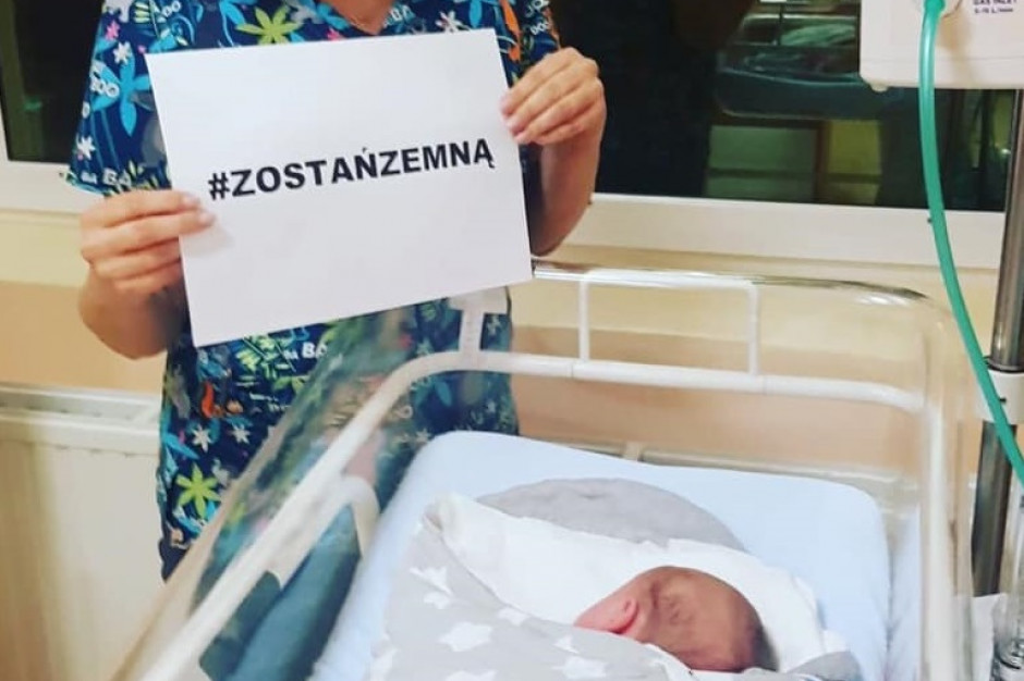 Inicjatorką akcji #zostańzemną jest dr Małgorzata Stefańska, pediatra i neonatolog. Fot. profil Panidoktor/Facebook Prawie 90 tys. podpisów w odzewie na #zostańzemną - akcję neonatolog pediatry Panidoktor