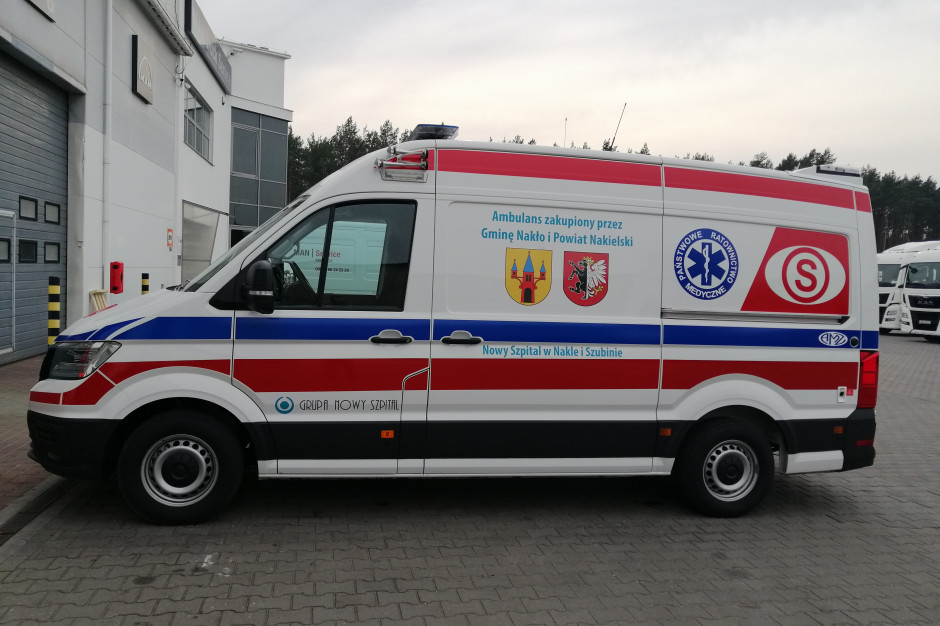 Nowy ambulans Nowego Szpitala w Nakle i Szubinie. Fot. Materiały prasowe Nakło: powiat ma nową karetkę, zakup sfinansowały władze samorządowe