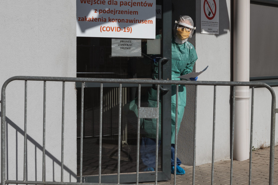Pacjenta bez covidu nie przyjmie żadna placówka Fot. Shutterstock (zdjęcie ilustracyjne) Warszawa: pacjenci bez COVID-19 bez szans na miejsce w szpitalu