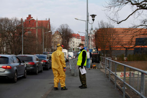 Finlandia: z powodu koronawirusa wracają kontrole graniczne dla podróżnych z Polski