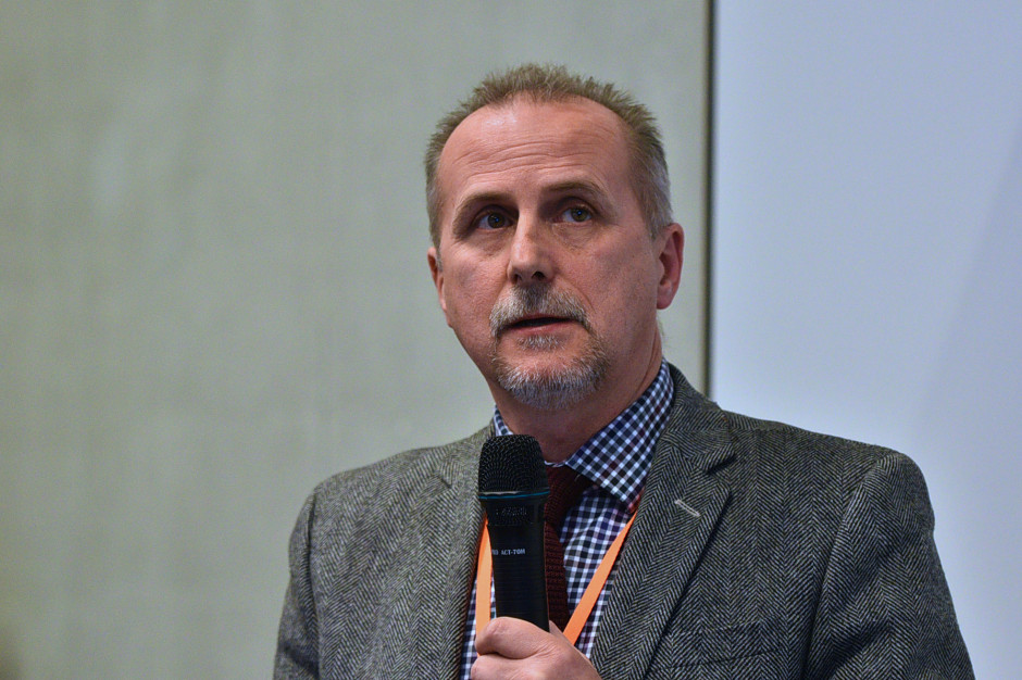 - Uczeni twierdzą, że chorych na IPF należy w dobie pandemii traktować tak samo, jak chorych na raka i nie opóźniać początku leczenia - podkreśla prof. Wojciech Piotrowski. Fot. PTWP Prof. Piotrowski: w dobie epidemii nie przerywajmy leczenia chorych na idiopatyczne włóknienie płuc