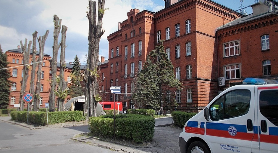 Śląskie: szczepienia przeciw COVID-19 kontynuowane w 4 szpitalach