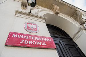 Posłowie KO Dariusz Joński i Michał Szczerba zaproszeni przez ministra zdrowia