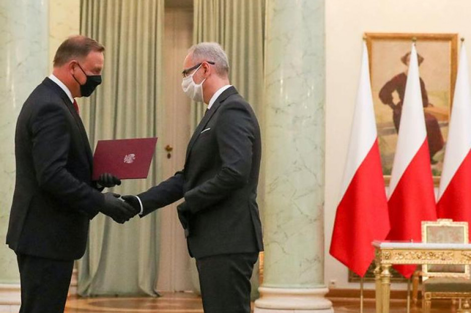 Minister zdrowia Adam Niedzielski odebrał nomiancję z rąk prezydenta. Fot. MZ/TT Prezydent powołał Adama Niedzielskiego na stanowisko ministra zdrowia