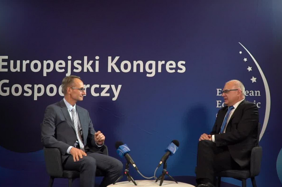 Gen. dyw. prof. Grzegorz Gielerak (z lewej) w rozmowie z Rynkiem Zdrowia; FOT. PTWP Prof. Gielerak: nie możemy już sobie pozwolić na drugą narodową kwarantannę