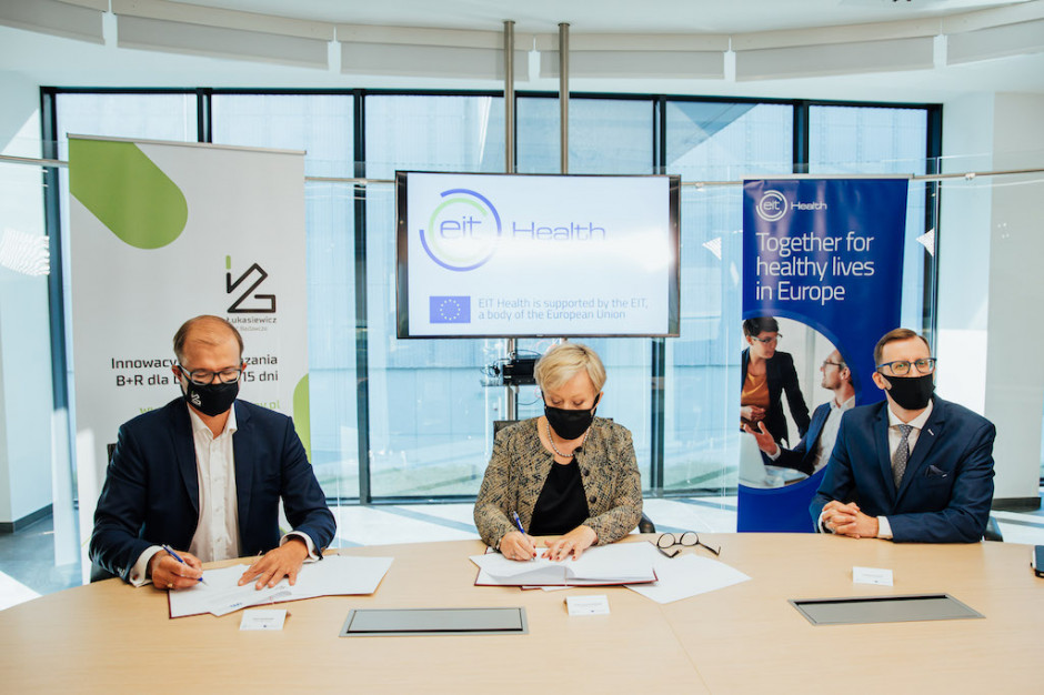 Podpisanie umowy między EIT Health, Siecią Łukasiewicz i UM w Łodzi; FOT. Marteriały prasowe Sieć Łukasiewicz łączy siły z EIT Health i Uniwersytetem Medycznym w Łodzi