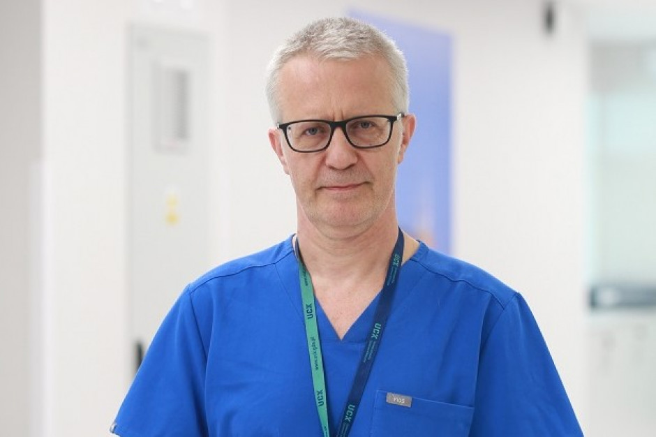 Dr hab. Jacek Wojarski z Kliniki Kardiochirurgii i Chirurgii Naczyniowej. Fot. Sylwia Mierzewska UCK W UCK w Gdańsku przeszczepiono płuca 70-letniemu pacjentowi