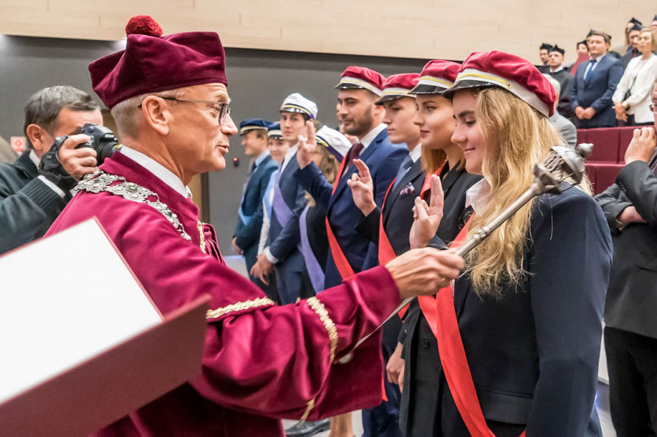 FOT. Tomasz Walkówl; zdjęcie ilustracyjne Wrocław: inauguracja roku akademickiego w ograniczonym składzie i online