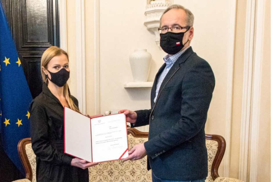 Anna Goławska odbiera nominację na podsekretarza stanu; FOT. MZ Anna Goławska została wiceministrem zdrowia odpowiadającym za informatyzację