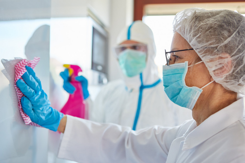 Pierwsi chętni to m.in. ratownicy medyczni, technicy elektroradiologii, pielęgniarki i opiekunowie medyczni. Fot. Shutterstock Szczecin: są pierwsi chętni do pracy w szpitalach tymczasowych