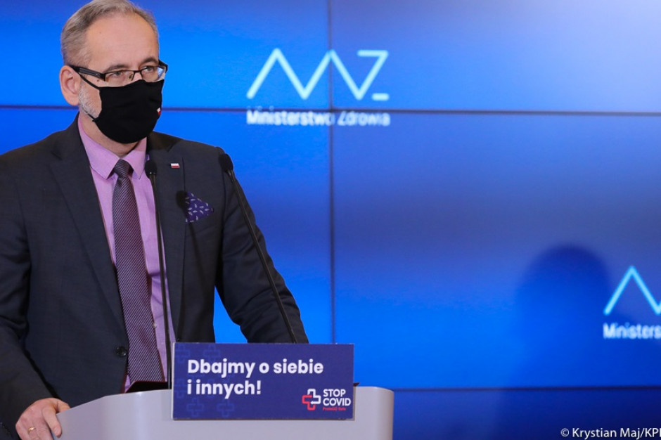 Nadal obowiązuje zasada ''zostań w domu'' - powiedziała minister zdrowia. Fot. Twitter/MZ Niedzielski: nowy system sprawozdawczości zakażeń ma nową jakość, odpowiada na bieżącą sytuację