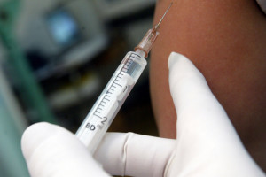 Czy można odroczyć drugą dawkę szczepionki przeciwko COVID-19? EMA studzi oczekiwania