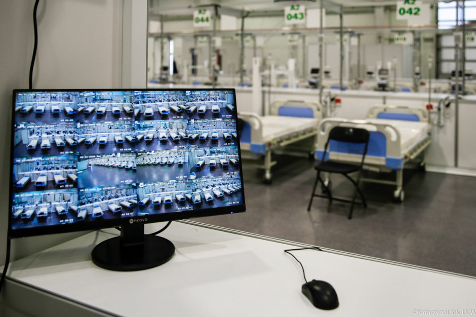 Szpital tymczasowym w Lublinie Targi Lublin S.A. Fot. Lubelski Urząd Wojewódzki/Fb Dzienny raport MZ: ponad 18 tysięcy zajętych łóżek covidowych