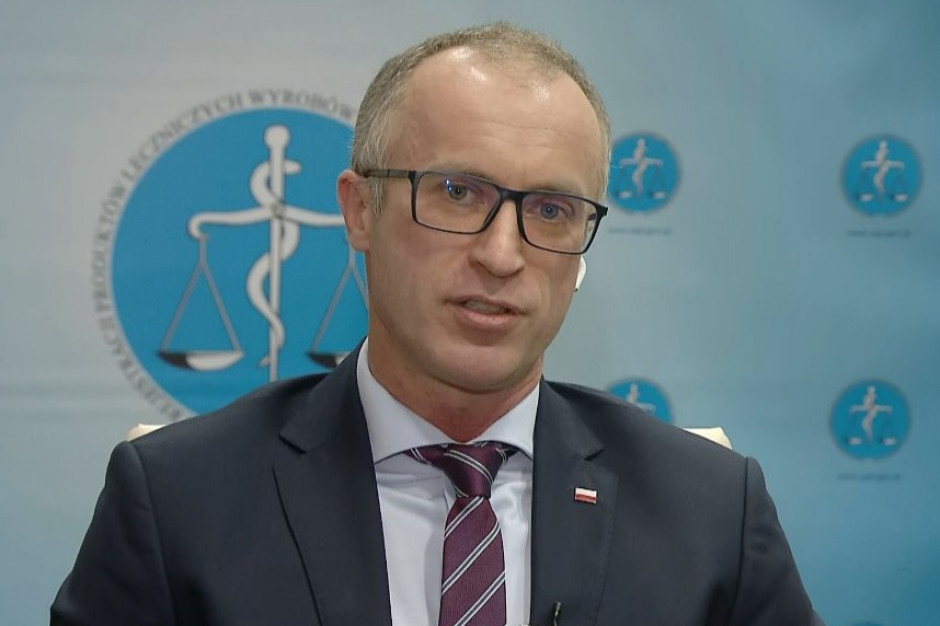 W poniedziałek będziemy mogli oczekiwać pozytywnej rekomendacji Europejskiej Agencji Leków - mówił dr Grzegorz Cessak w programie ''Sprawdzam'' w TVN24. Fot. @SprawdzamTVN24/Twitter Dr Cessak: w poniedziałek spodziewajmy się pozytywnej rekomendacji EMA dotyczącej szczepionki