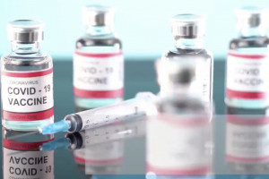 Włochy: szczepienia 80-latków opóźnione o cztery tygodnie, przczyną reducja dostaw