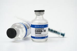 Odporność po zaszczepieniu przeciw COVID-19 - potrzeba czasu