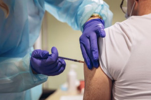 Dworczyk: szczepienia grupy  zero mają zostać dokończone między 1 a 22 marca