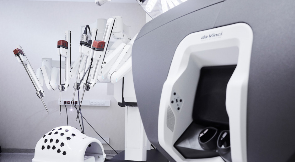 Kraków: ruszył program leczenia raka szyjki macicy przy użyciu robota da Vinci