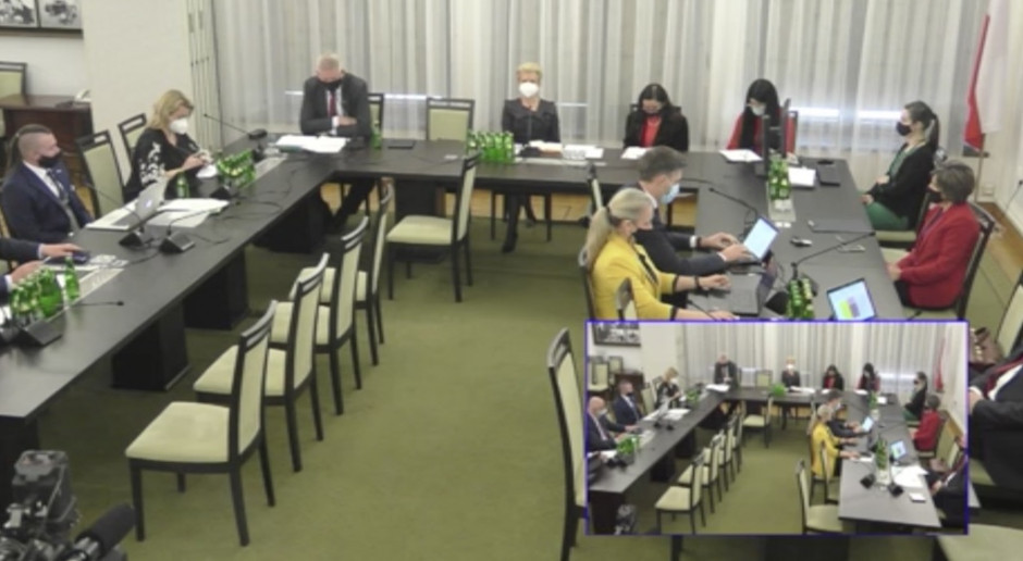 Trwa posiedzenie senackiej Komisji Zdrowia o szczepieniach: oglądaj transmisję