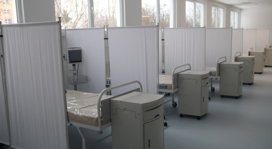 Tak wygląda szpital modułowy w Legnicy. Jest gotowy, by przyjąć ok. 100 chorych na Covid-19