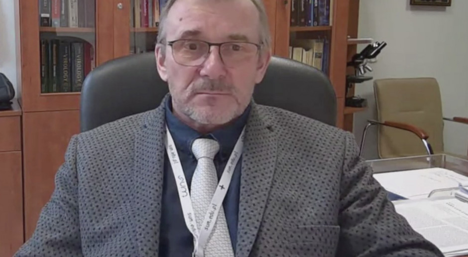 Prof. Tomasz Wąsik, kierownik Katedry i Zakładu Mikrobiologii i Wirusologii SUM. Burmistrz: 65 proc. nauczycieli ma przeciwciała. Prof. Wąsik: to nie oznacza, że byli zakażeni koronawirusem