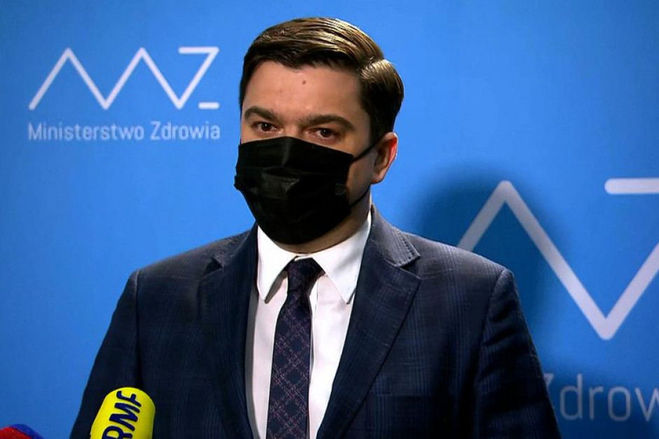 W obecnym tygodniu MZ spodziewa się dziennej liczby zachorowań na Covid-19 na poziomie 18-20 tys. /Fot. archiwum (zdjęcie ilustracyjne) Andrusiewicz o zaleceniach NFZ ws. ograniczeń zabiegów. "To miękkie rekomendacje"