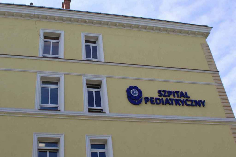Szpital Pediatryczny w Bielsku-Białej; FOT. szpitalepowiatowe.pl Szpitale i oddziały pediatryczne drżą o swoje finanse, resort zdrowia uspokaja